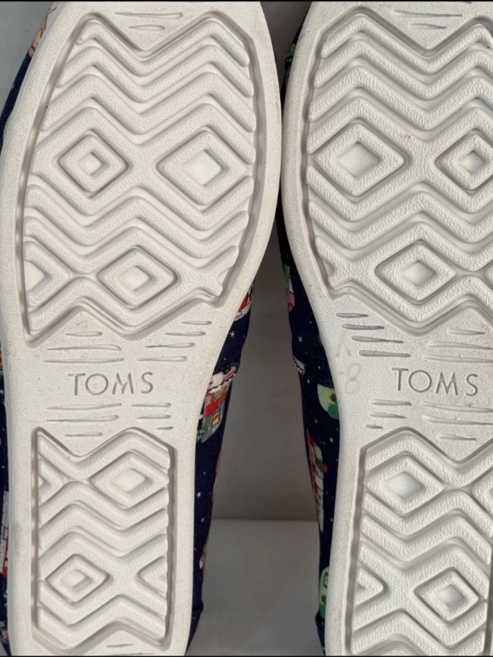 TOMS x Paper Source Womens 7.5 Limited Edition Holiday Campers Ortholite Shoes - Picture 10 of 16